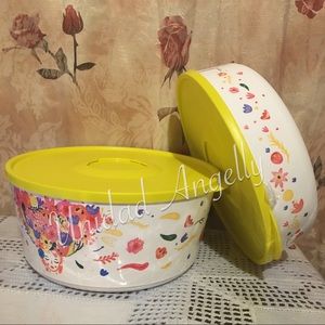 Tupperware storage containers